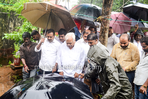 R V Deshpande